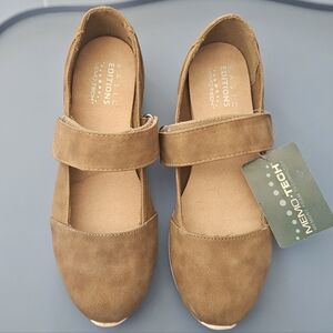 Basic Editions Brown Flats with Strap